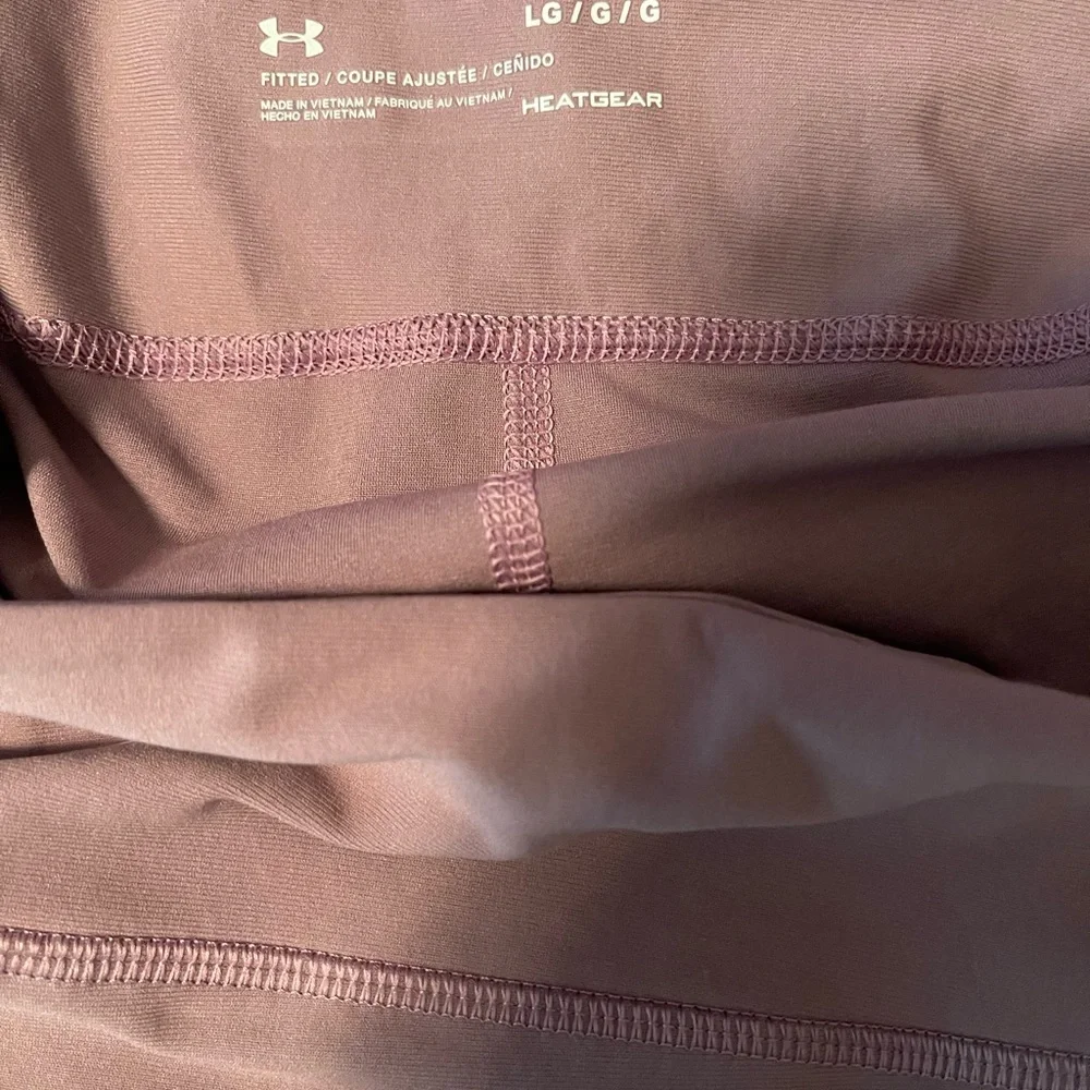 Under Armour Capris - Picture 3 of 3